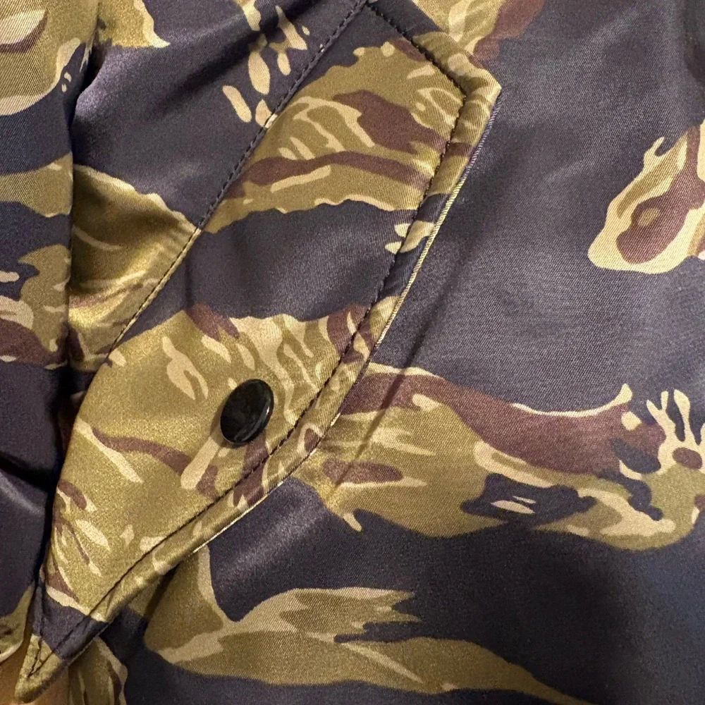 Alpha Industries Men’s Camo Bomber Jacket in Olive & Black - Picture 4 of 13